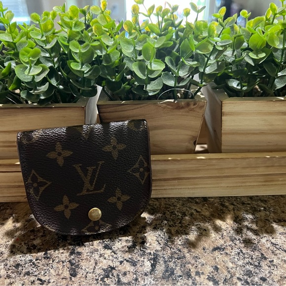 Louis Vuitton Other - Authentic Louis Vuitton Porte Monnaie Gousset Coin Purse RARE